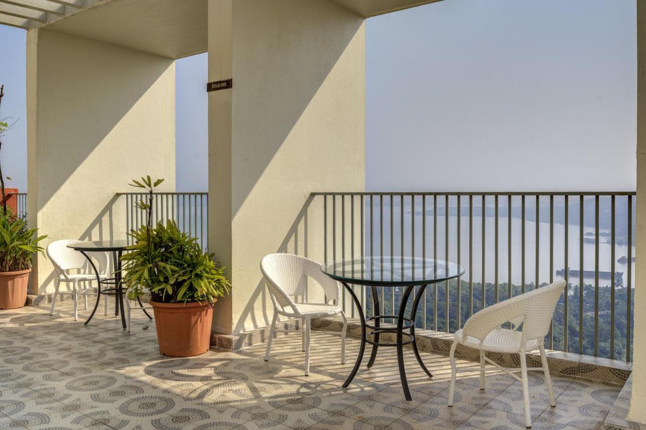 Luxe 2Bhk 10Min From Goi Airport With Pool Access Apartment ดาโบลิม ภายนอก รูปภาพ